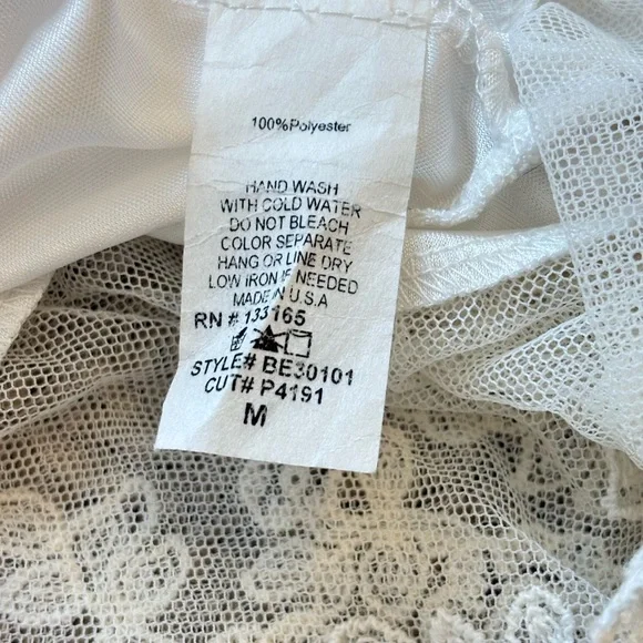 Altar’d State Ladies Off White Half Slip | Size M - Picture 4 of 8